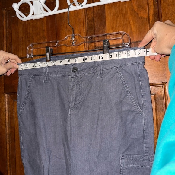 Eddie Bauer Women’s Cargo Capri Pants | Size 7 | 
Blue-Gray Utility Style - Picture 7 of 8